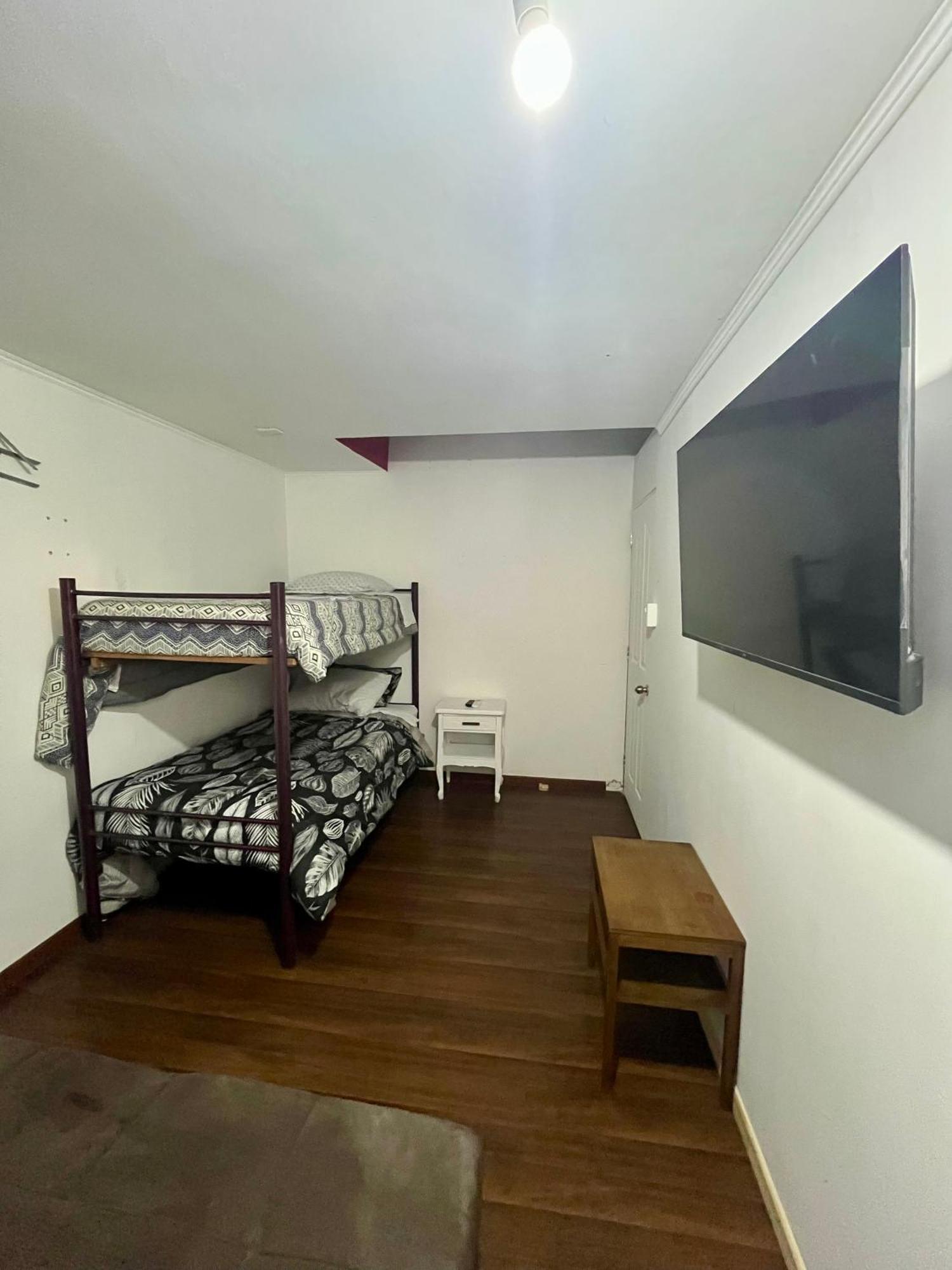 Hostel Tu Espacio Re - Habitaciones Cerca Del Aeropuerto Santiago Kültér fotó